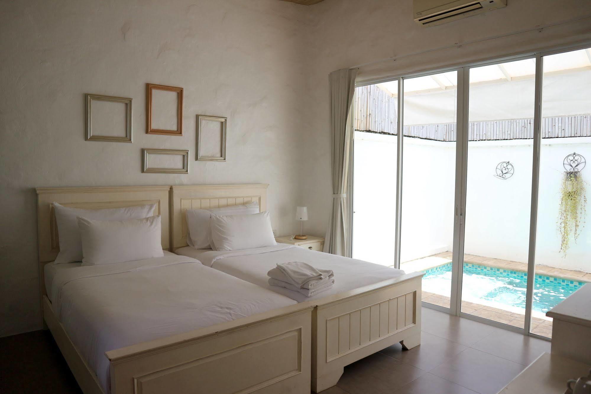 Costa Village Pool Villa Jomtien Beach Exterior foto